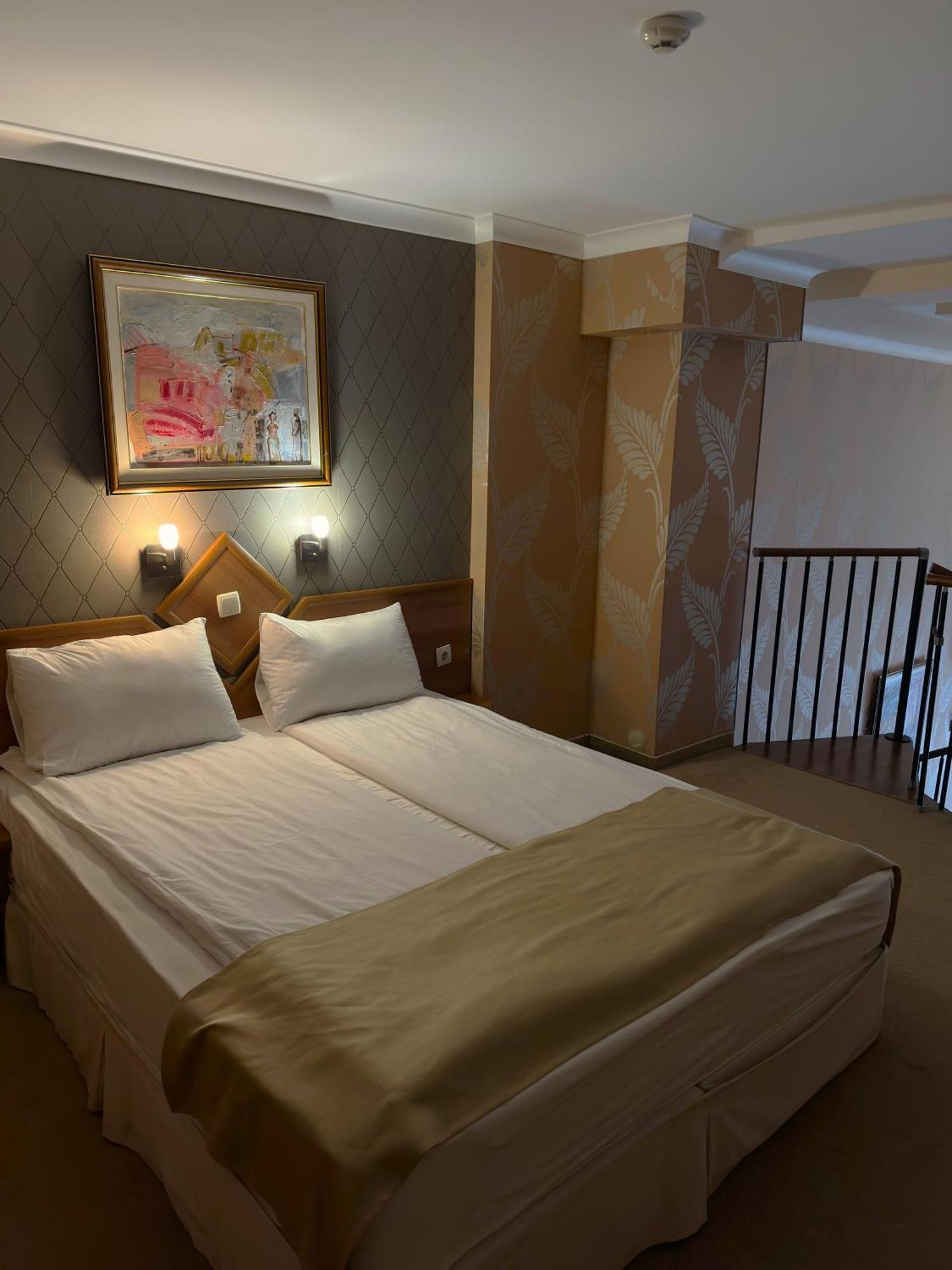 Hotel Elit Pernik ภายนอก รูปภาพ