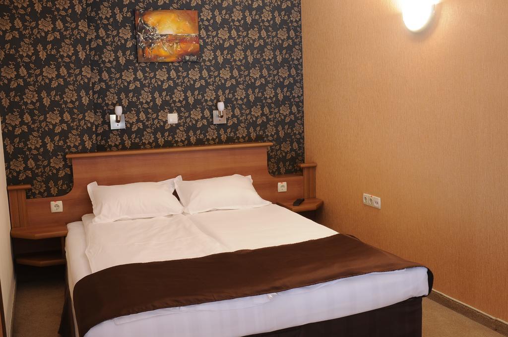 Hotel Elit Pernik ภายนอก รูปภาพ